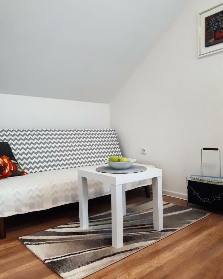 Apartman Lena Tusilovic Buitenkant foto