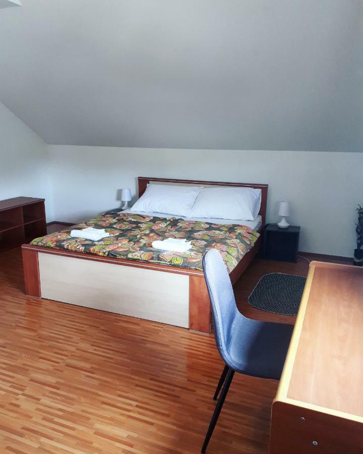 Apartman Lena Tusilovic Buitenkant foto