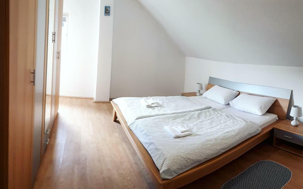 Apartman Lena Tusilovic Buitenkant foto