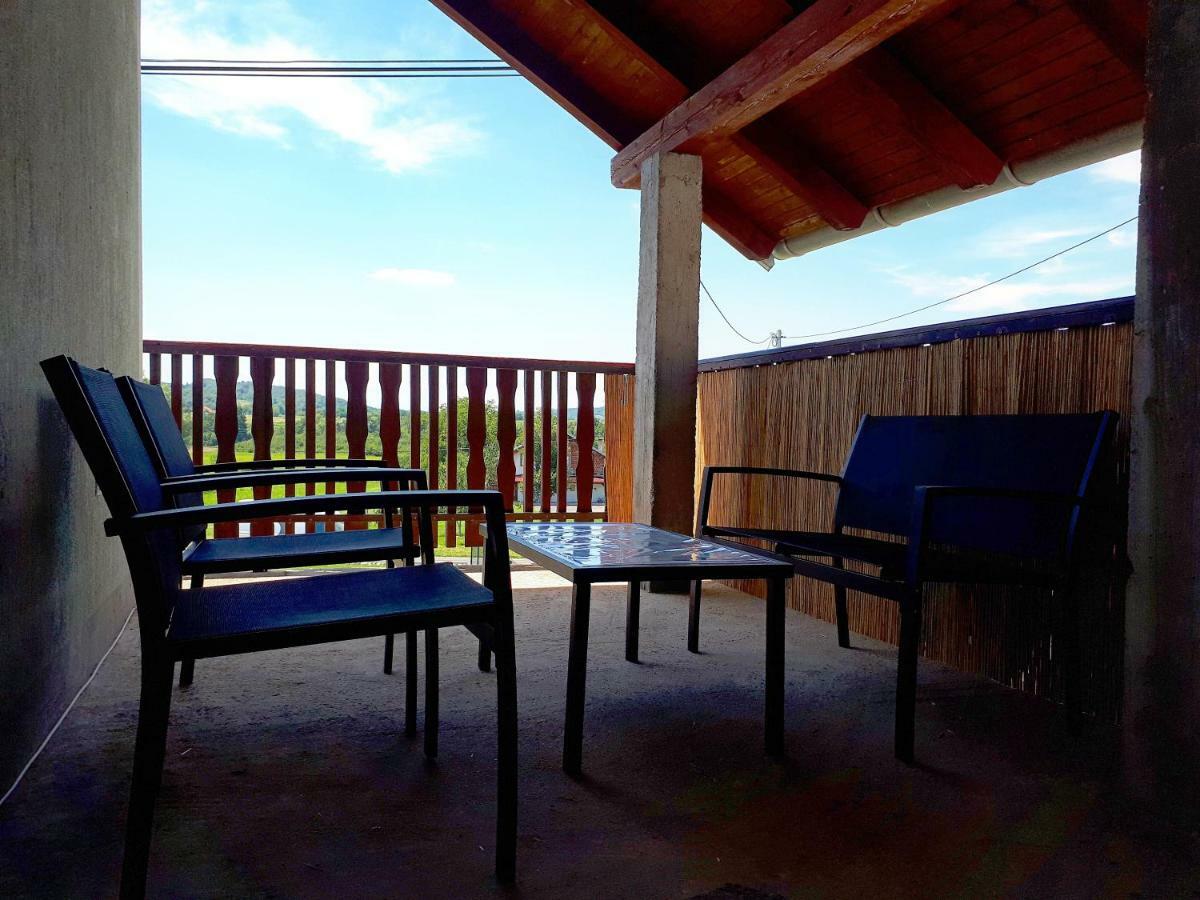 Apartman Lena Tusilovic Buitenkant foto